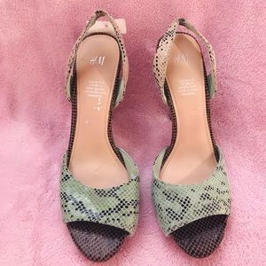 H&M women’s heels snake skin pattern